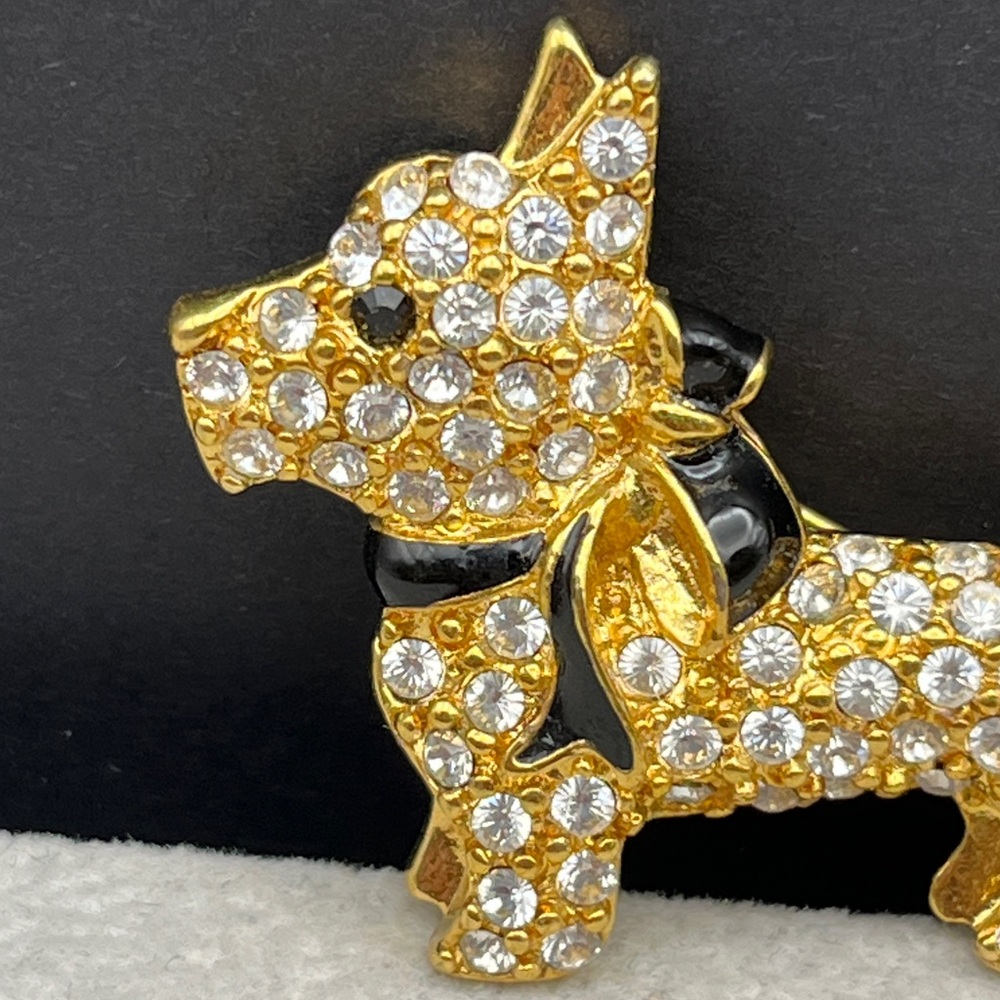 Monet Scottie Dog Puppy Brooch, gold tone, enamel and rhinestones 1.3 inches - Picture 2 of 6